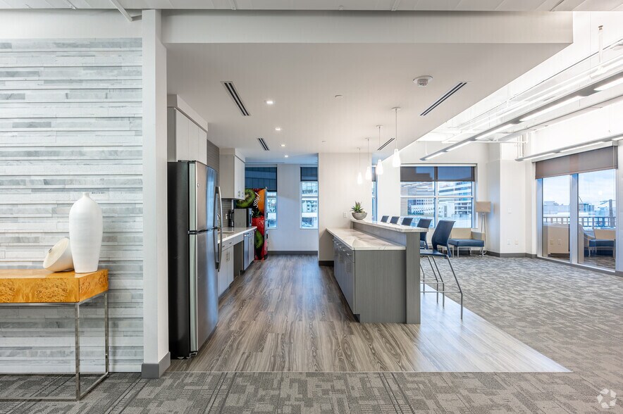 8201 Preston Rd, Dallas, TX à louer - Photo intérieure – Image 2 sur 21