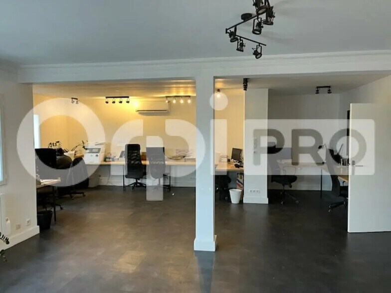 Bureau dans SAINT-MEDARD-D'AUNIS à vendre - Photo de l’immeuble – Image 3 sur 3
