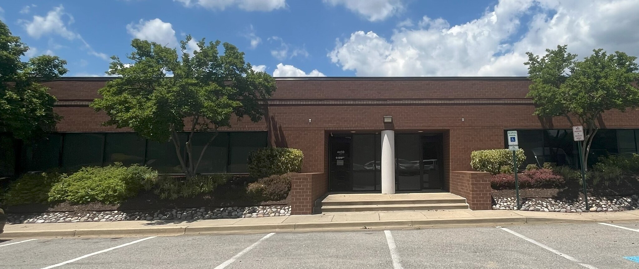 4451-4461 Forbes Blvd, Lanham, MD à louer Photo de l’immeuble– Image 1 sur 3