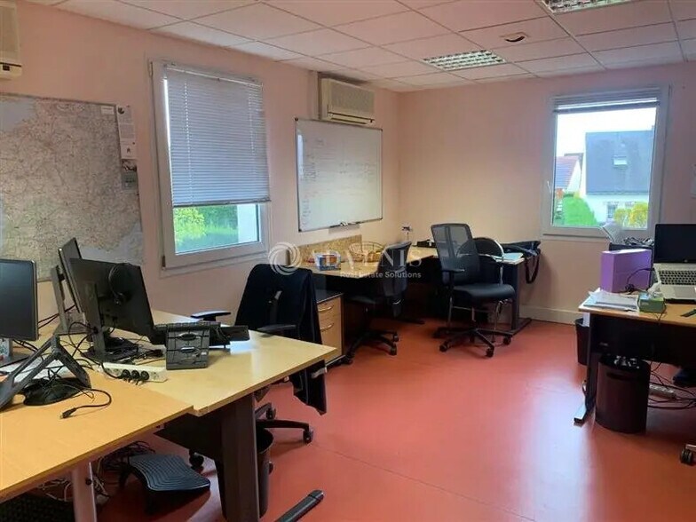 Bureau dans Saint-Ouen à vendre - Photo de l’immeuble – Image 3 sur 7