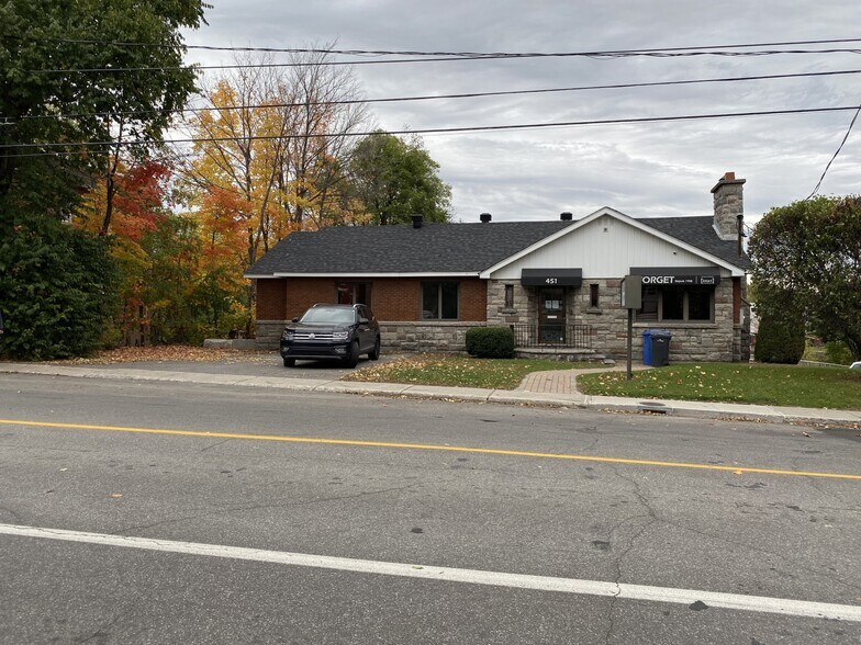 4 Rue De Martigny O, Saint-jerome, QC à louer - Photo principale – Image 1 sur 1