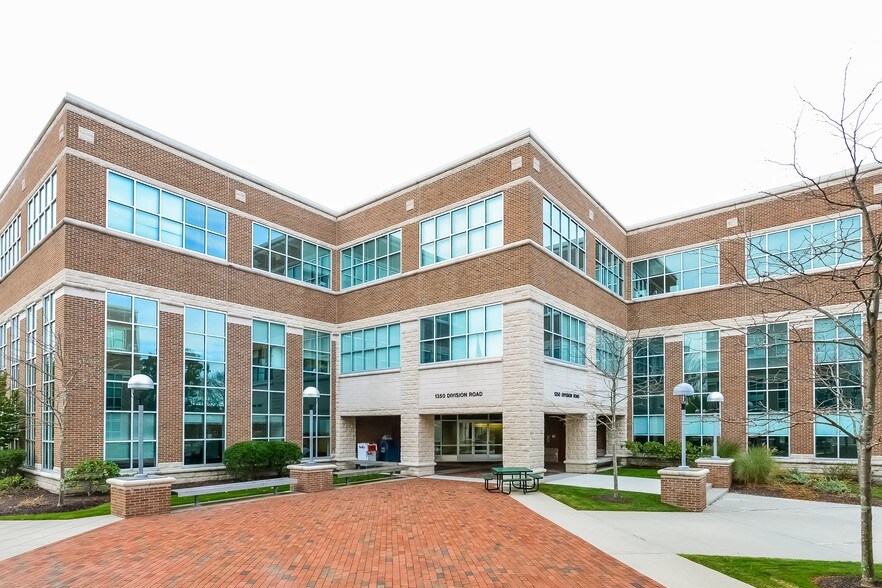 1350 Division Rd, West Warwick, RI à louer - Photo de l’immeuble – Image 3 sur 54