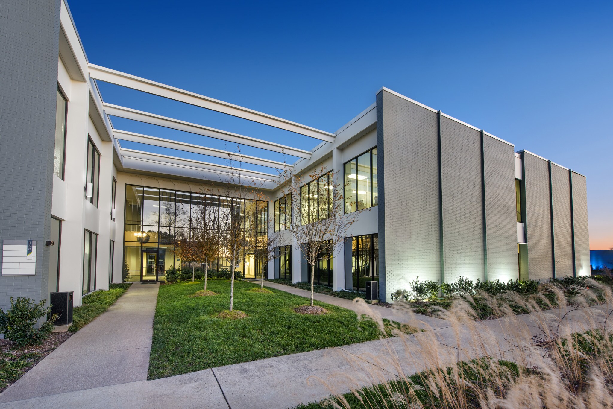 150 Executive Center Dr, Greenville, SC à louer Photo principale– Image 1 sur 15