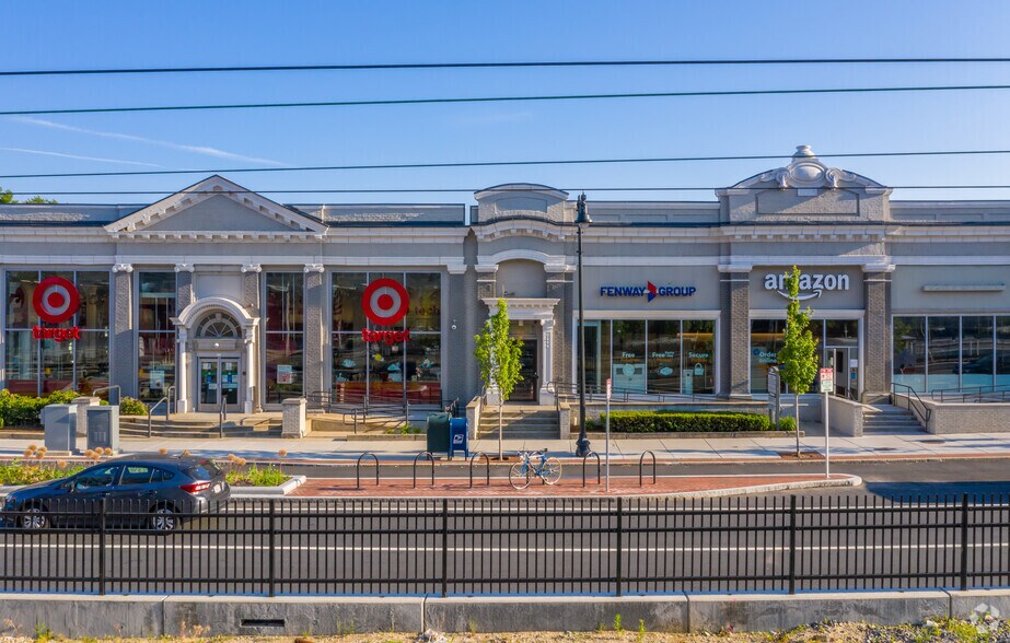 880 Commonwealth Ave, Brookline, MA à louer - Photo de l’immeuble – Image 3 sur 10