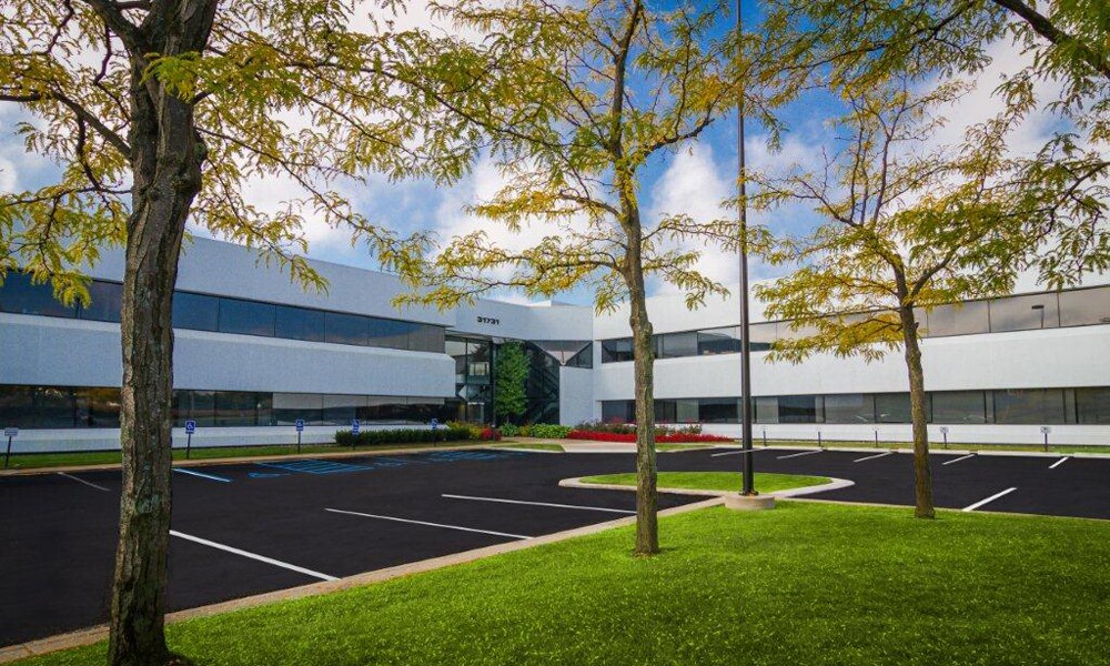 31731 Northwestern Hwy, Farmington Hills, MI à louer Photo principale– Image 1 sur 9