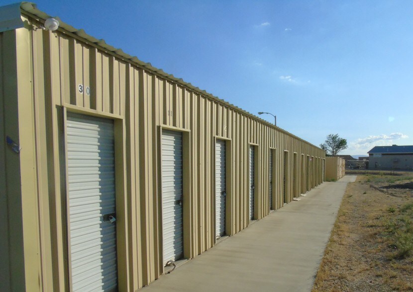 22510 Curtiss Pl, California City, CA à vendre - Photo de l’immeuble – Image 2 sur 26