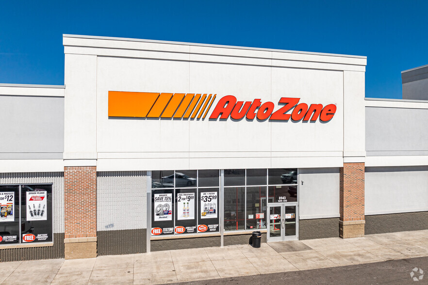 8943-8949 University Ave NE, Blaine, MN à louer - Photo principale – Image 1 sur 7
