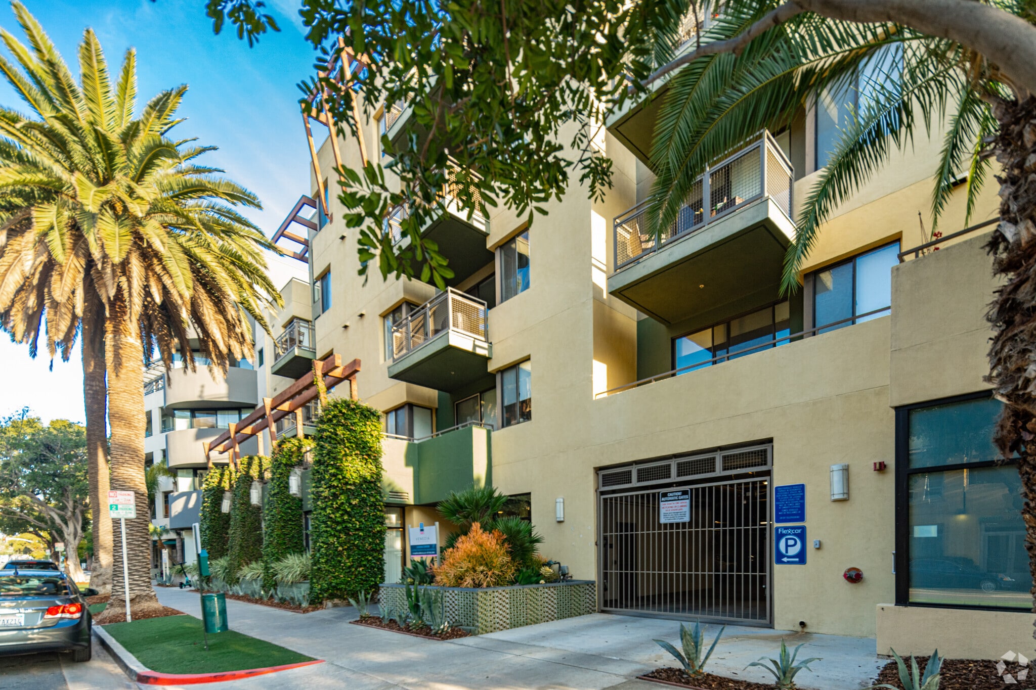 1535 6th St, Santa Monica, CA à louer Photo de l’immeuble– Image 1 sur 17