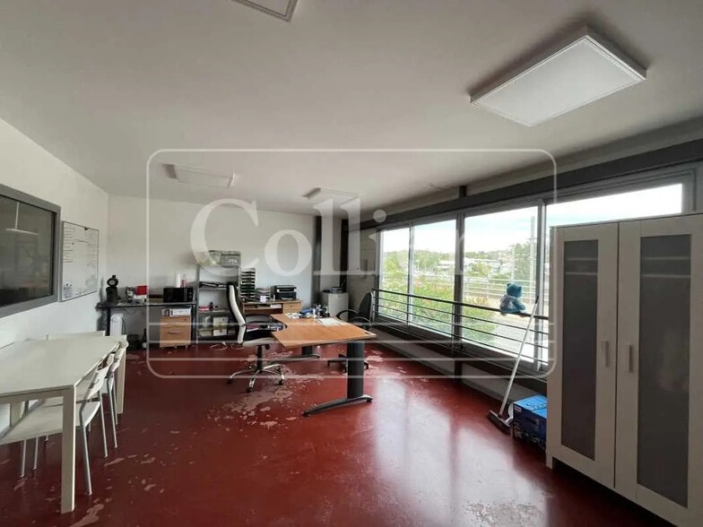 Local d’activités dans La Penne-sur-Huveaune à louer - Photo de l’immeuble – Image 3 sur 6