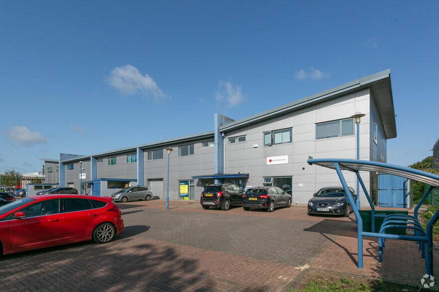 Greenbridge Rd, Swindon à louer - Photo de l’immeuble – Image 2 sur 5