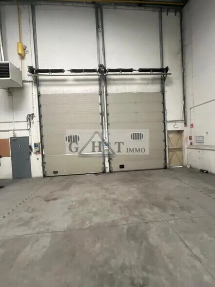 Industriel/Logistique dans Saint-Ouen-sur-Seine à louer - Photo de l’immeuble – Image 3 sur 10