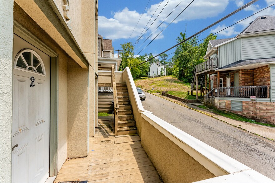 471 Dallas St, Morgantown, WV à vendre - Photo de l’immeuble – Image 2 sur 20