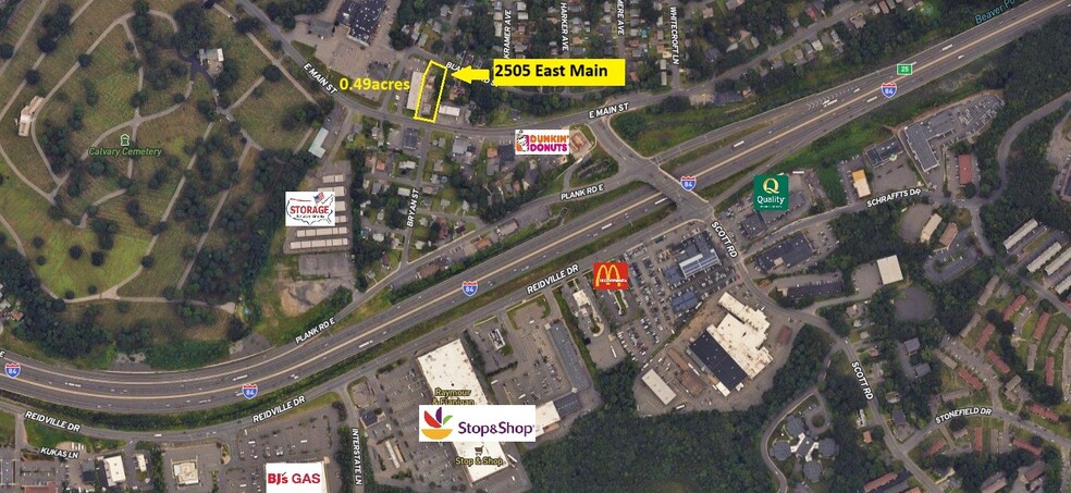 2505 E Main St, Waterbury, CT à louer - Photo de l’immeuble – Image 2 sur 2