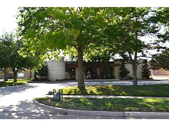 2375 N Thompkins Ave, Bethany, OK à vendre - Photo principale – Image 1 sur 16