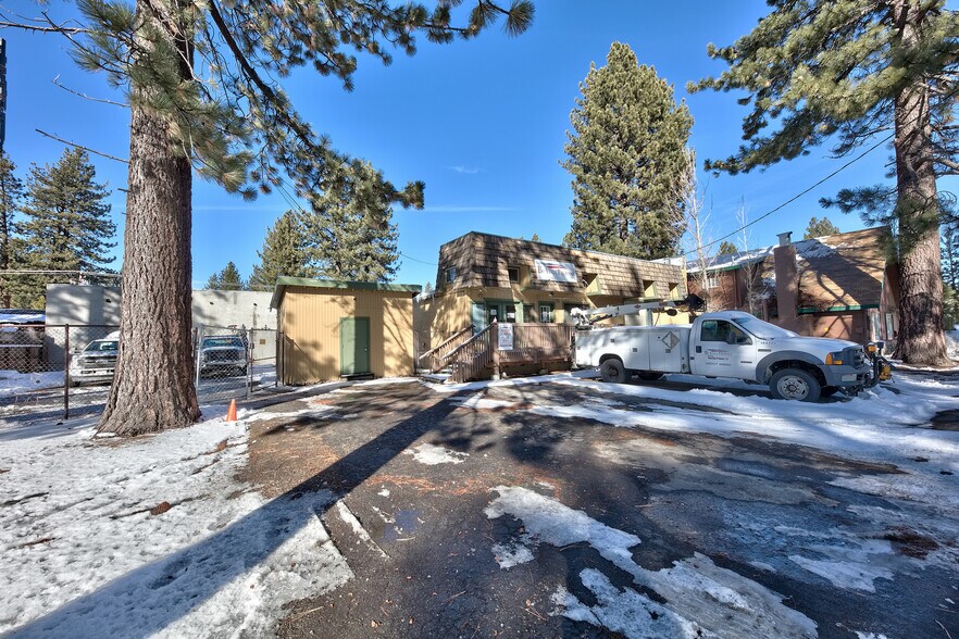 2087 James ave, South Lake Tahoe, CA à vendre - Photo de l’immeuble – Image 2 sur 10
