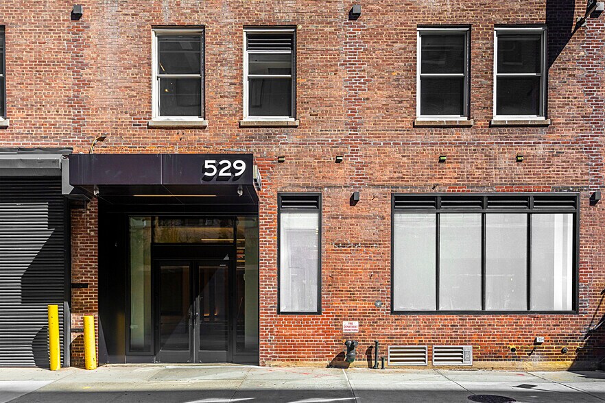529 W 20th St, New York, NY à louer - Photo de l’immeuble – Image 2 sur 35
