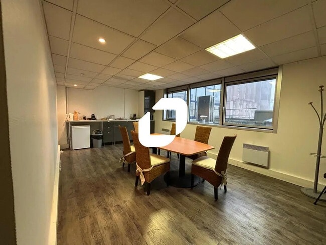 Plus de détails pour Bureau à vendre