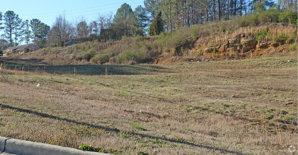 825 Odum Circle, Gardendale, AL à vendre - Photo de l’immeuble – Image 2 sur 5