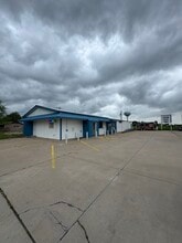 727 N Walnut St, Goddard, KS à louer Photo de l’immeuble– Image 1 sur 12