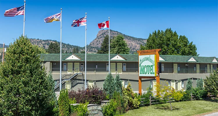 6203 Willow Av, Summerland, BC à vendre - Photo principale – Image 2 sur 34
