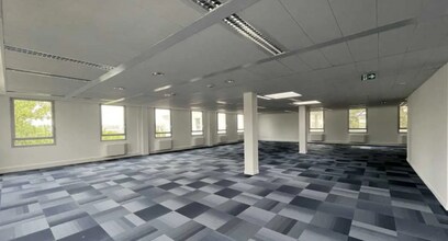 11 Rue Pascal, Bron à louer Photo intérieure– Image 1 sur 4