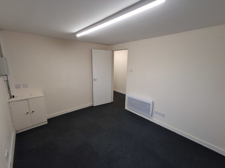50 Dickson St, Dunfermline à louer - Photo de l’immeuble – Image 3 sur 4