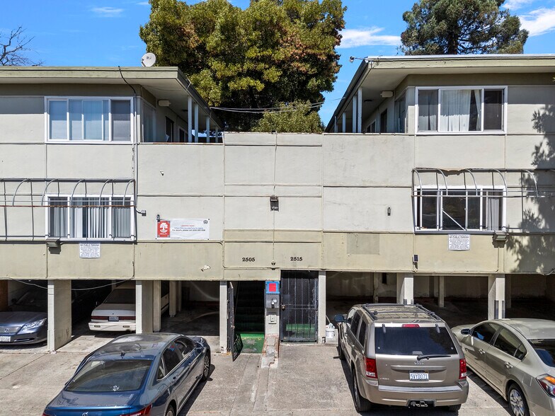 2505 10th Ave, Oakland, CA à vendre - Photo de l’immeuble – Image 2 sur 18