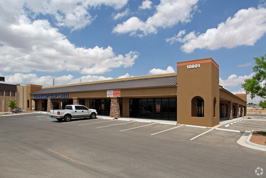 10801 Gateway Blvd W, El Paso, TX à louer - Photo principale – Image 1 sur 9