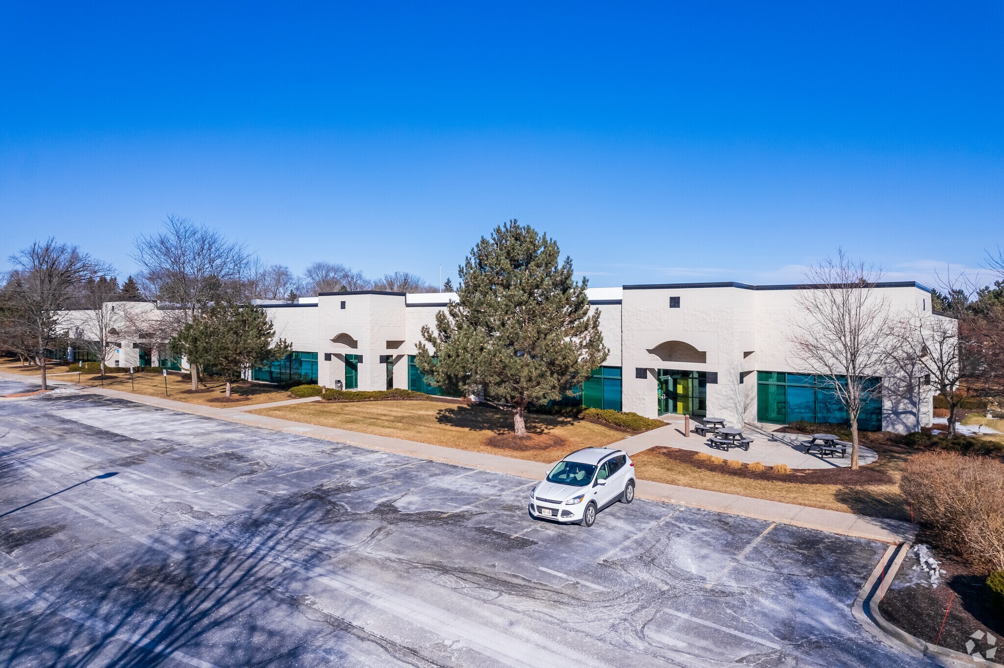 3235 Intertech Dr, Brookfield, WI à louer Photo principale– Image 1 sur 9