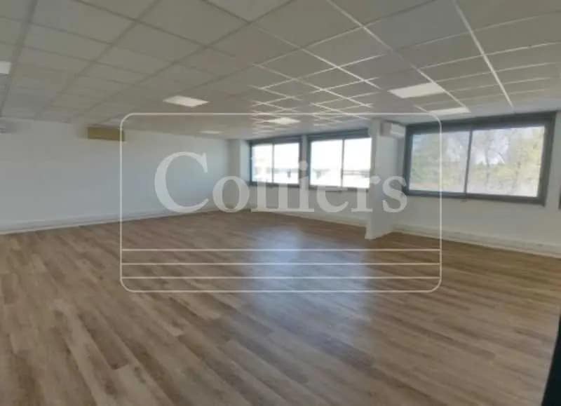 260 Rue René Descartes, Aix-en-Provence à louer - Photo de l’immeuble – Image 3 sur 7