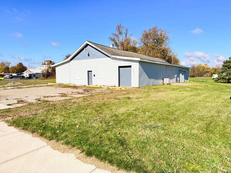 35 Wells St, Croswell, MI à vendre - Photo de l’immeuble – Image 2 sur 11