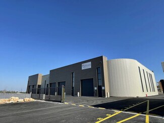 Plus de détails pour 20 Rue Des Roches, Saint-Georges-d'Orques - Local d'activités à louer