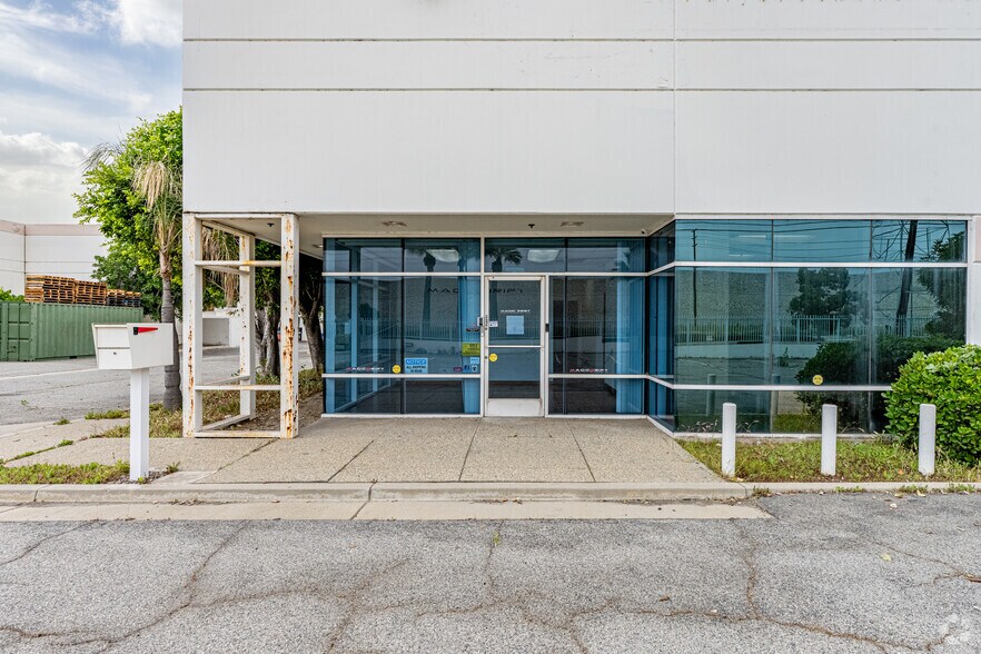 14506 Arrow Hwy, Baldwin Park, CA à louer - Photo de l’immeuble – Image 3 sur 8