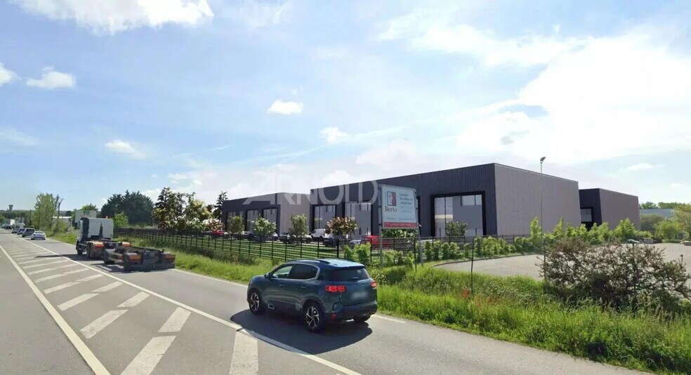 Local d'activités dans Thouaré-sur-Loire à vendre - Photo de l’immeuble – Image 3 sur 3