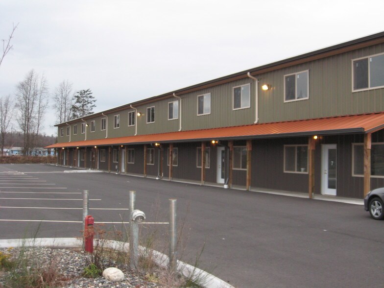 2693 Delta Ring Rd, Ferndale, WA à louer - Photo de l’immeuble – Image 3 sur 46