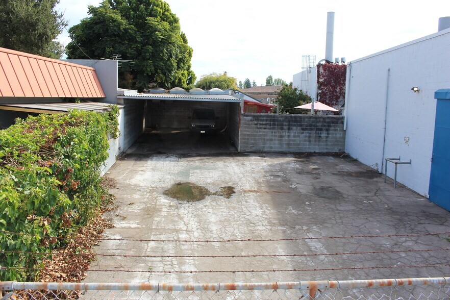 142 Benito Ave, Santa Cruz, CA à louer - Photo de l’immeuble – Image 3 sur 6