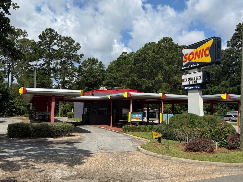 2801 E Pinetree Blvd, Thomasville, GA à louer - Photo de l’immeuble – Image 1 sur 11