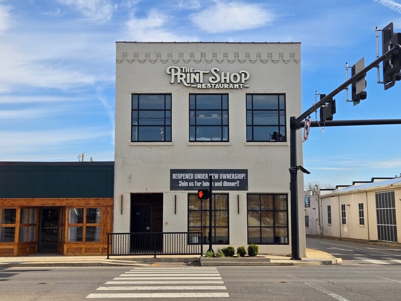 1 N Lowry St, Smyrna, TN à vendre - Photo principale – Image 1 sur 15