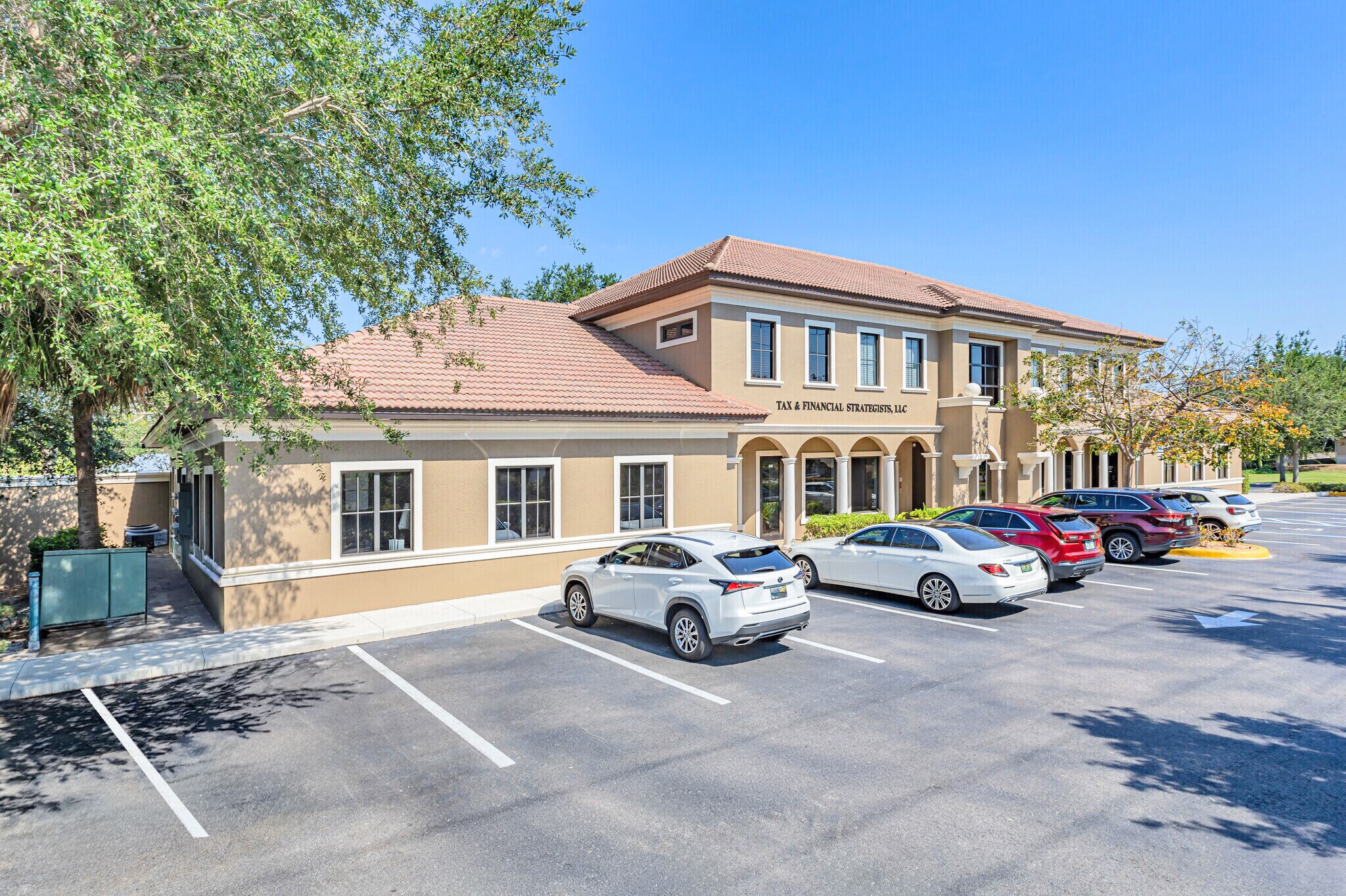 28089 Vanderbilt Dr, Bonita Springs, FL à louer Photo de l’immeuble– Image 1 sur 5