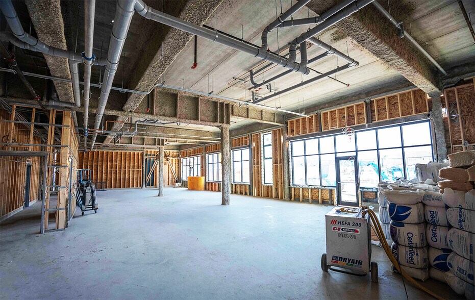 1500 Bison Dr, Winnipeg, MB à louer - Photo de l’immeuble – Image 3 sur 11