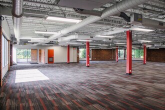 3040 Charlevoix Dr SE, Grand Rapids, MI à louer Photo intérieure– Image 2 sur 7