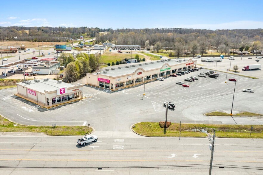 2109-2115 S Harper Rd, Corinth, MS à louer - Photo de l’immeuble – Image 1 sur 7