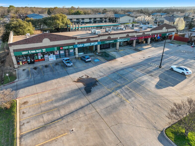 1700 W Park Row Dr, Arlington, TX à louer - Photo principale – Image 1 sur 30