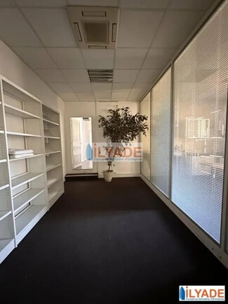 Plus de détails pour 7 Square Stalingrad, Marseille - Bureau à louer