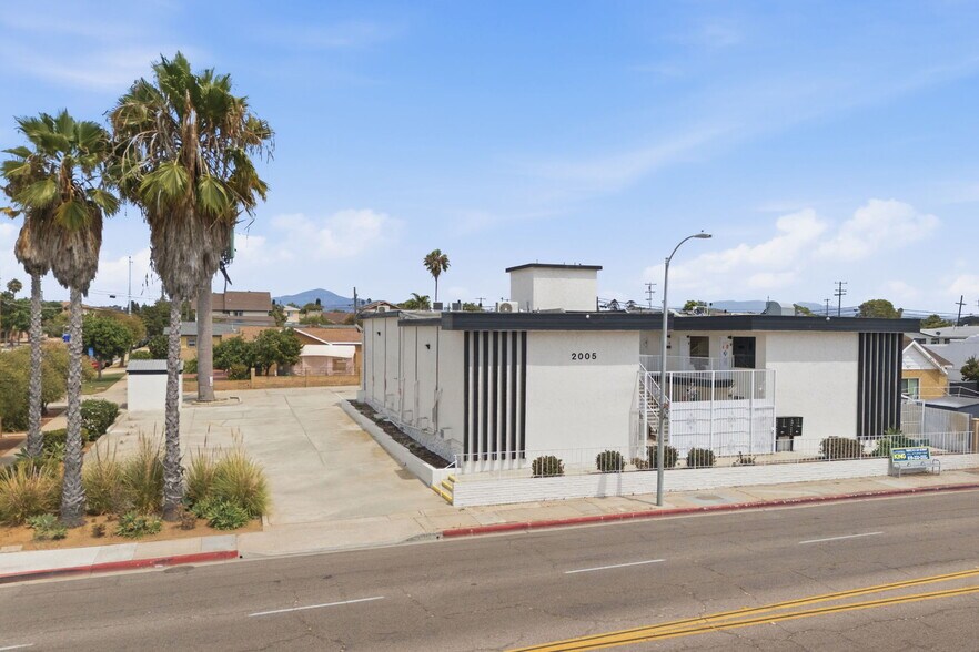 2005 Highland Ave, National City, CA à vendre - Photo de l’immeuble – Image 2 sur 101