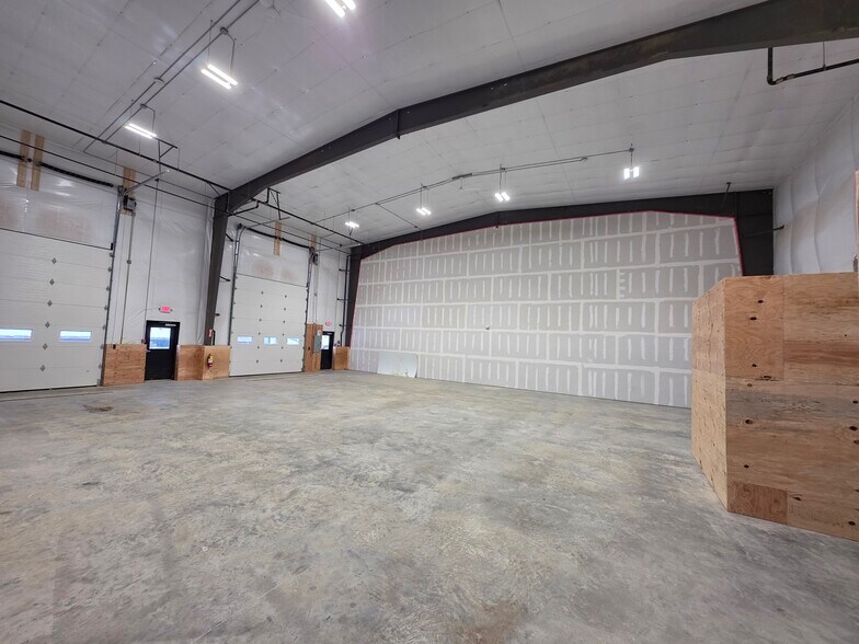 220 Sturbridge Rd, Charlton, MA à louer - Photo de l’immeuble – Image 2 sur 5