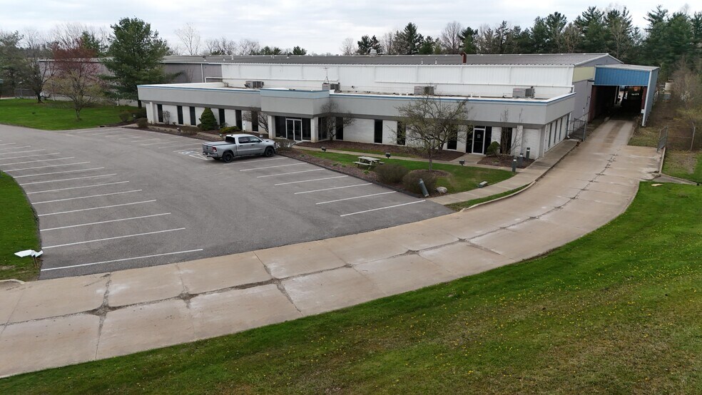 4100 Congress Pky, Richfield, OH à louer - Photo de l’immeuble – Image 3 sur 4