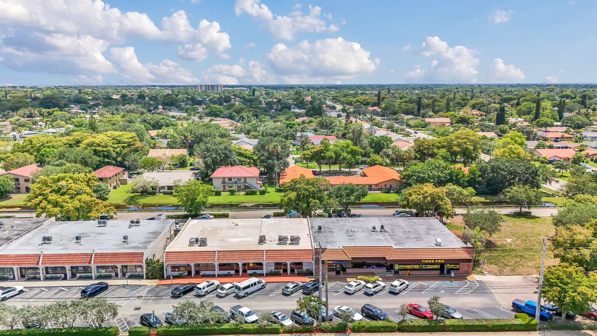 10910-10920 Wiles Rd, Coral Springs, FL à louer Photo principale– Image 1 sur 20