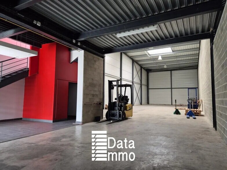 Industriel/Logistique dans Bussy-Saint-Georges à louer - Photo de l’immeuble – Image 1 sur 7