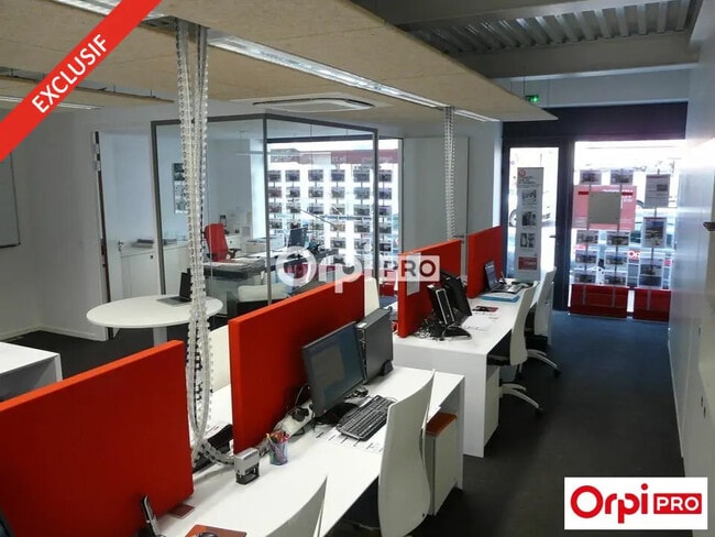 Plus de détails pour Bureau, Local commercial à louer